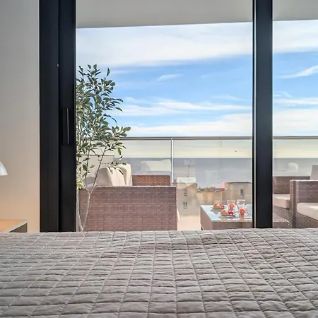 Sunset Cliffs Azure * بينايدورم
