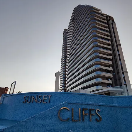 Sunset Cliffs Azure * بينايدورم