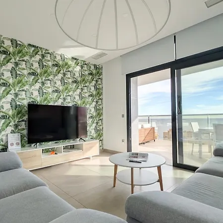 Sunset Cliffs Azure בנידורם